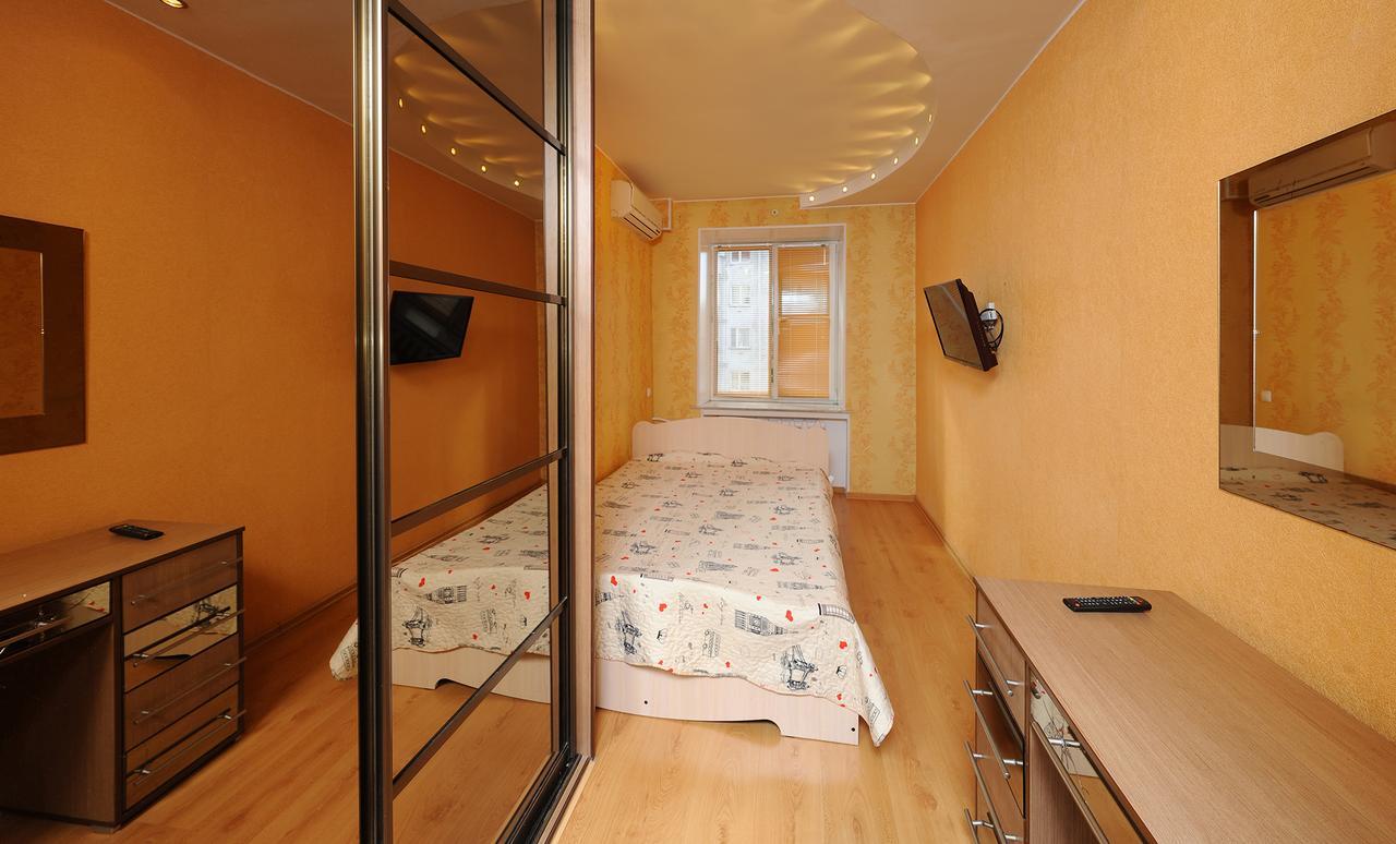 Omsk Sutki Apartments At Pushkina 99 Floor 3 מראה חיצוני תמונה